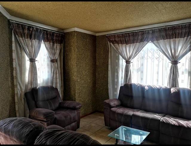 3 BEDROOM HOUSE FOR SALE IN UMLAZI BB